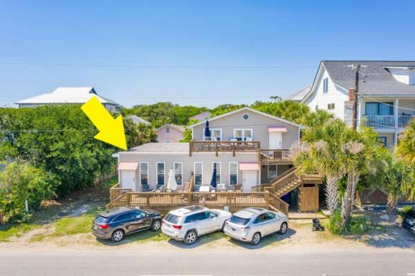 Salty Shack Unit C - Salty Shack - Dog Friendly Home - Across from the Beach - Central Location!